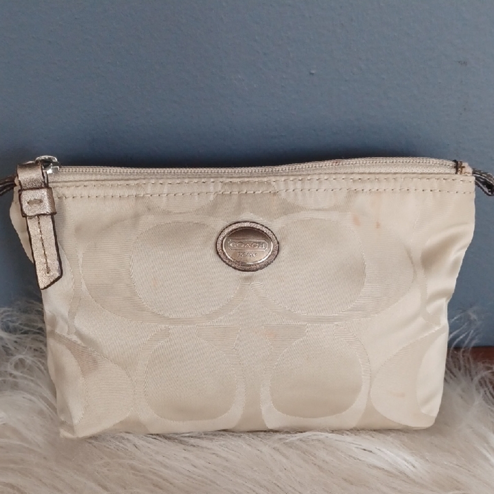 Coach Pouch